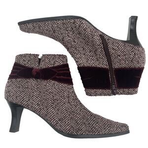 PREDICTIONS Size 6.5 Ankle Boots Fabric Burgundy Pointed Toe Booties Women's